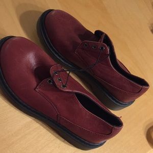 Brand is Zara kids, size 29, leather, no laces